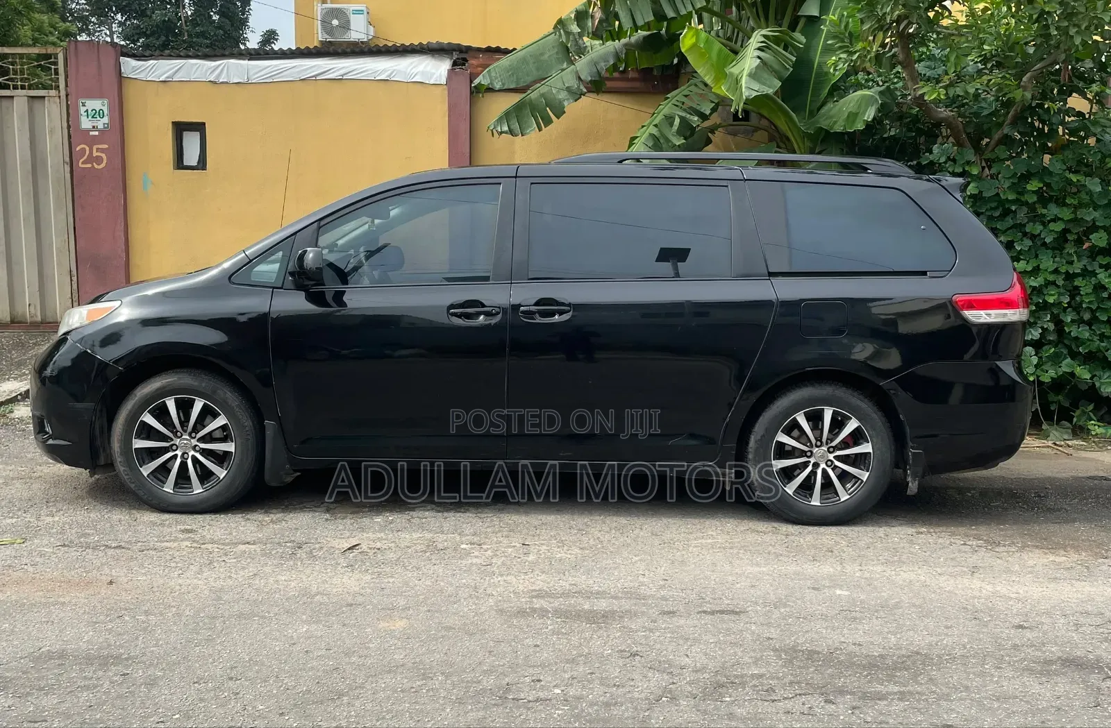 Toyota Sienna 2012 Black