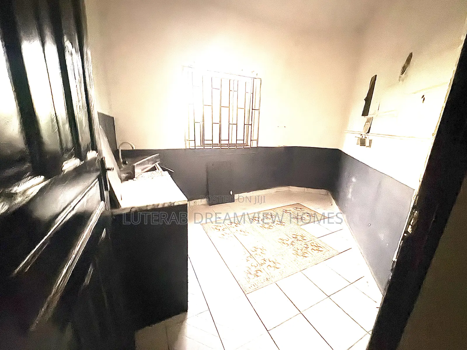 1bdrm Block of Flats in Wuse 2 for rent