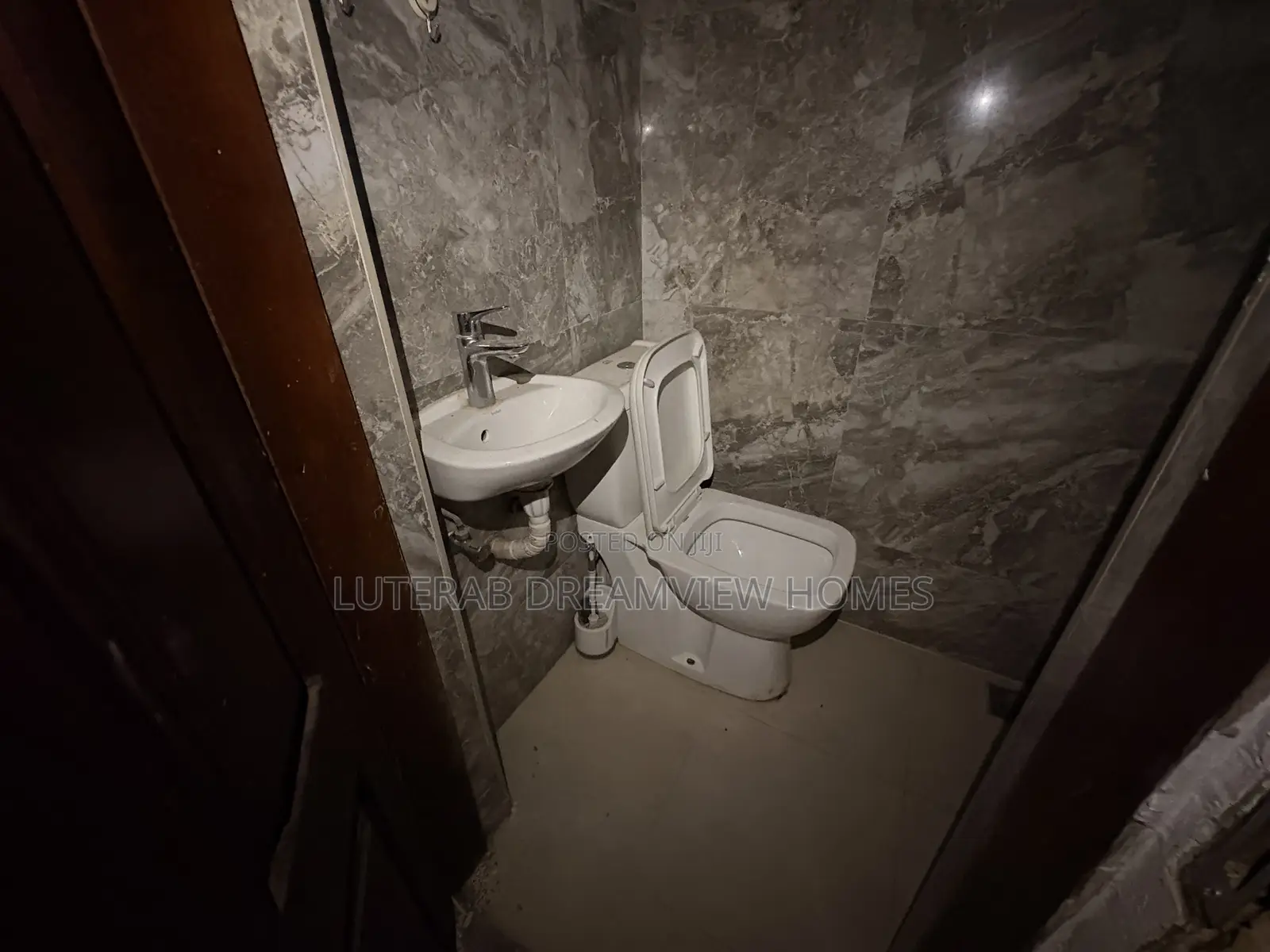 2bdrm Block of Flats in Wuse 2 for rent