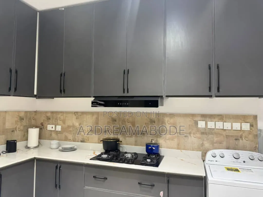 Furnished 4bdrm Apartment in Adeniyi Jones for rent