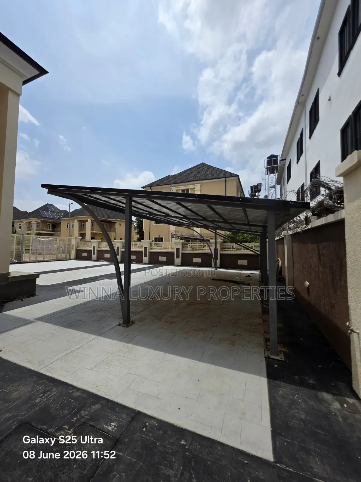 6bdrm Duplex in Manor Estate, Gaduwa for sale