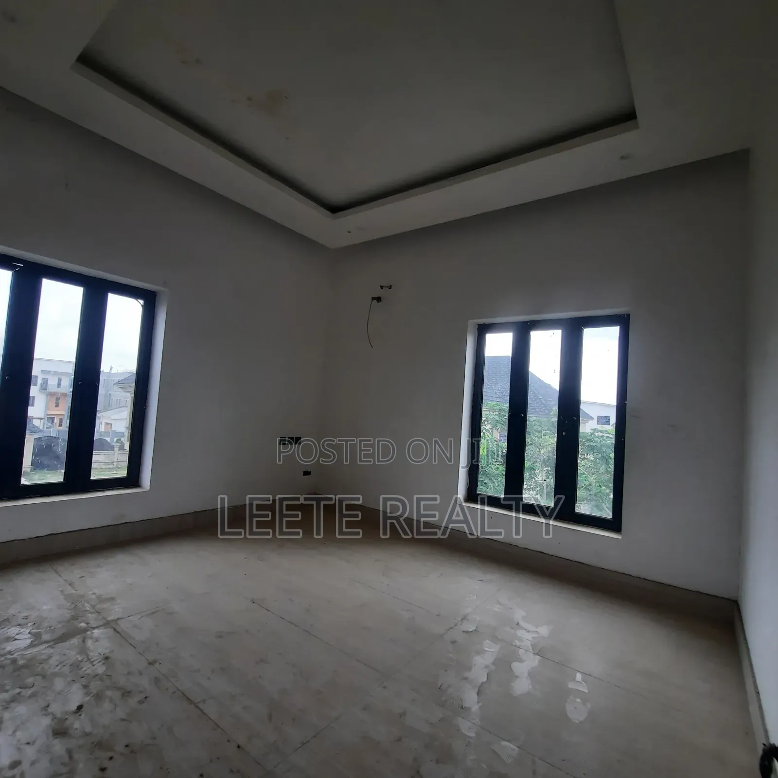 5bdrm Duplex in Jahi for sale