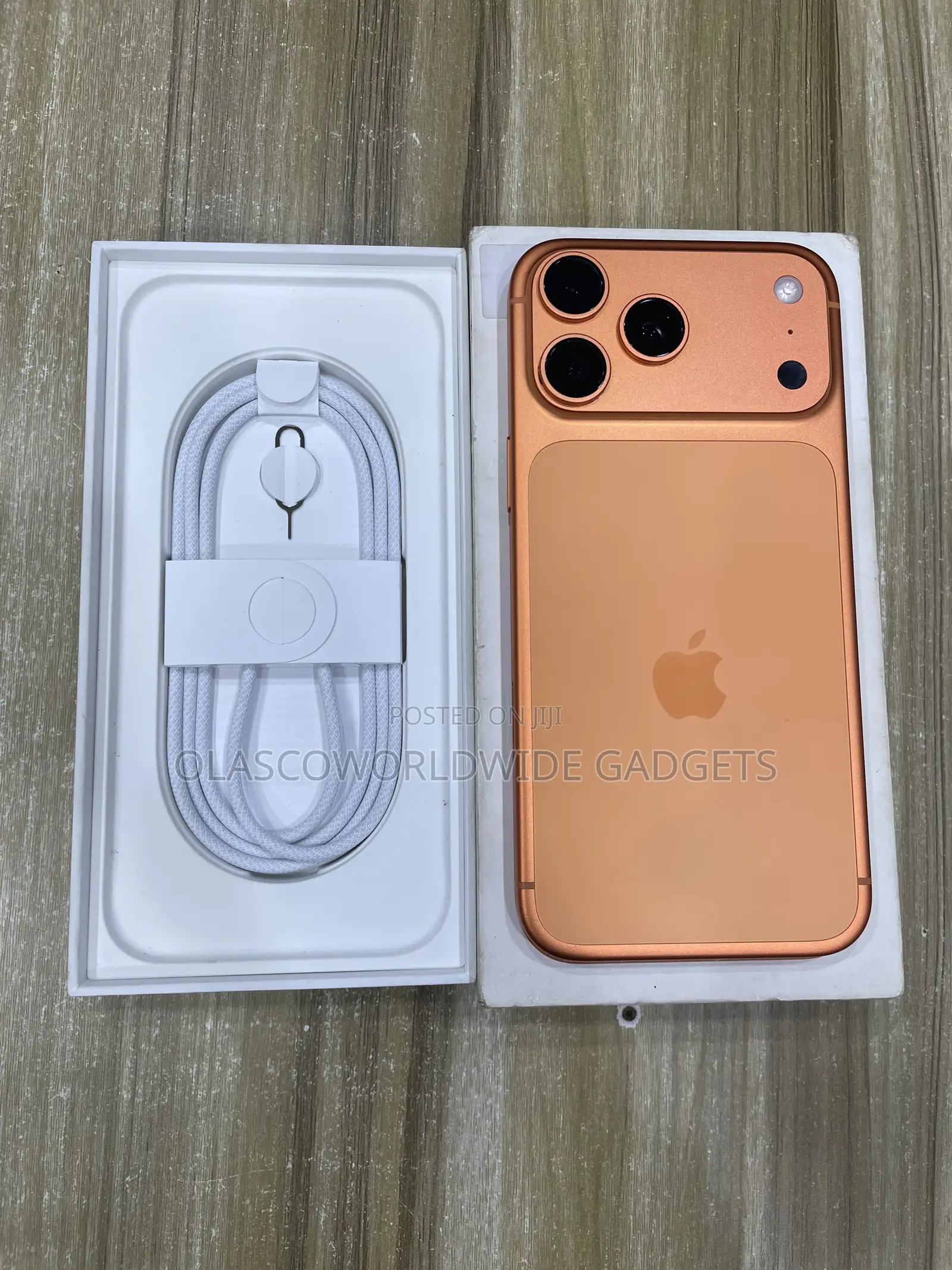 New Apple iPhone 17 Pro Max 256 GB Orange