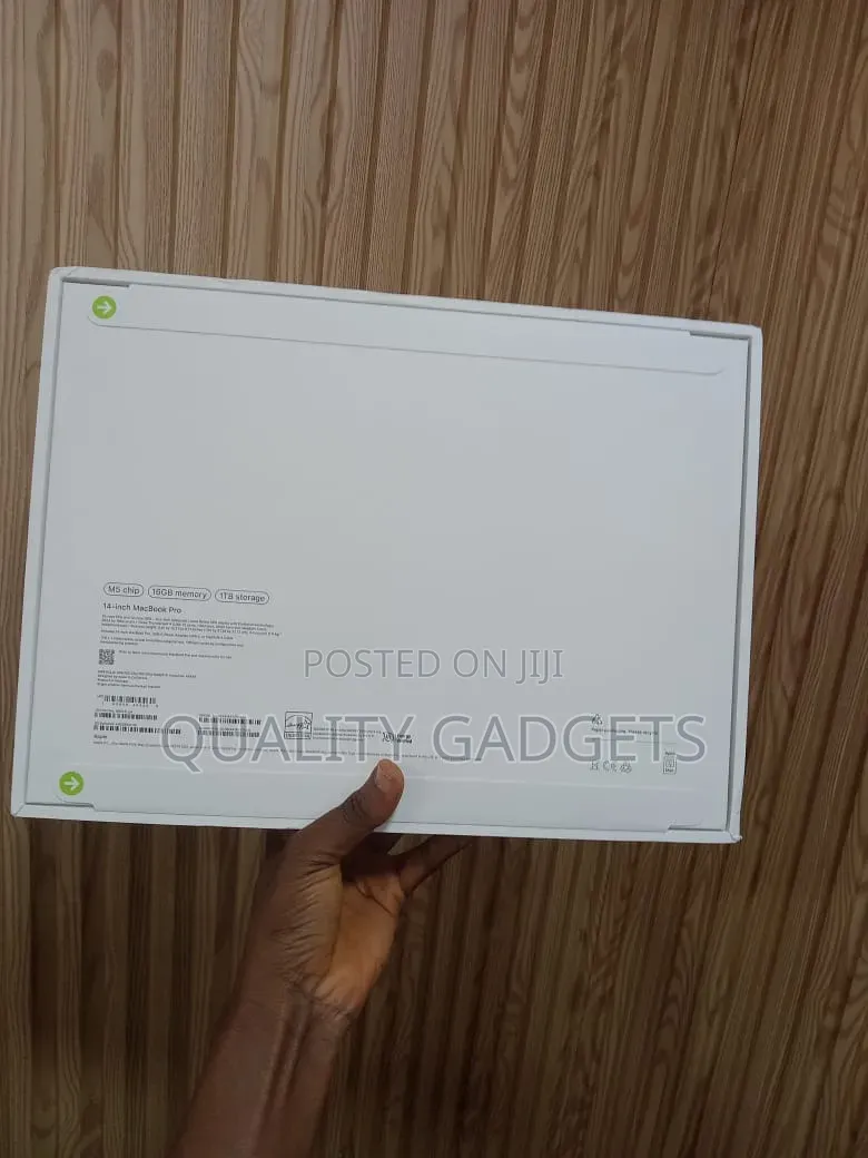 New Laptop Apple MacBook Pro 2025 M5 16GB Apple M5 SSD 1T