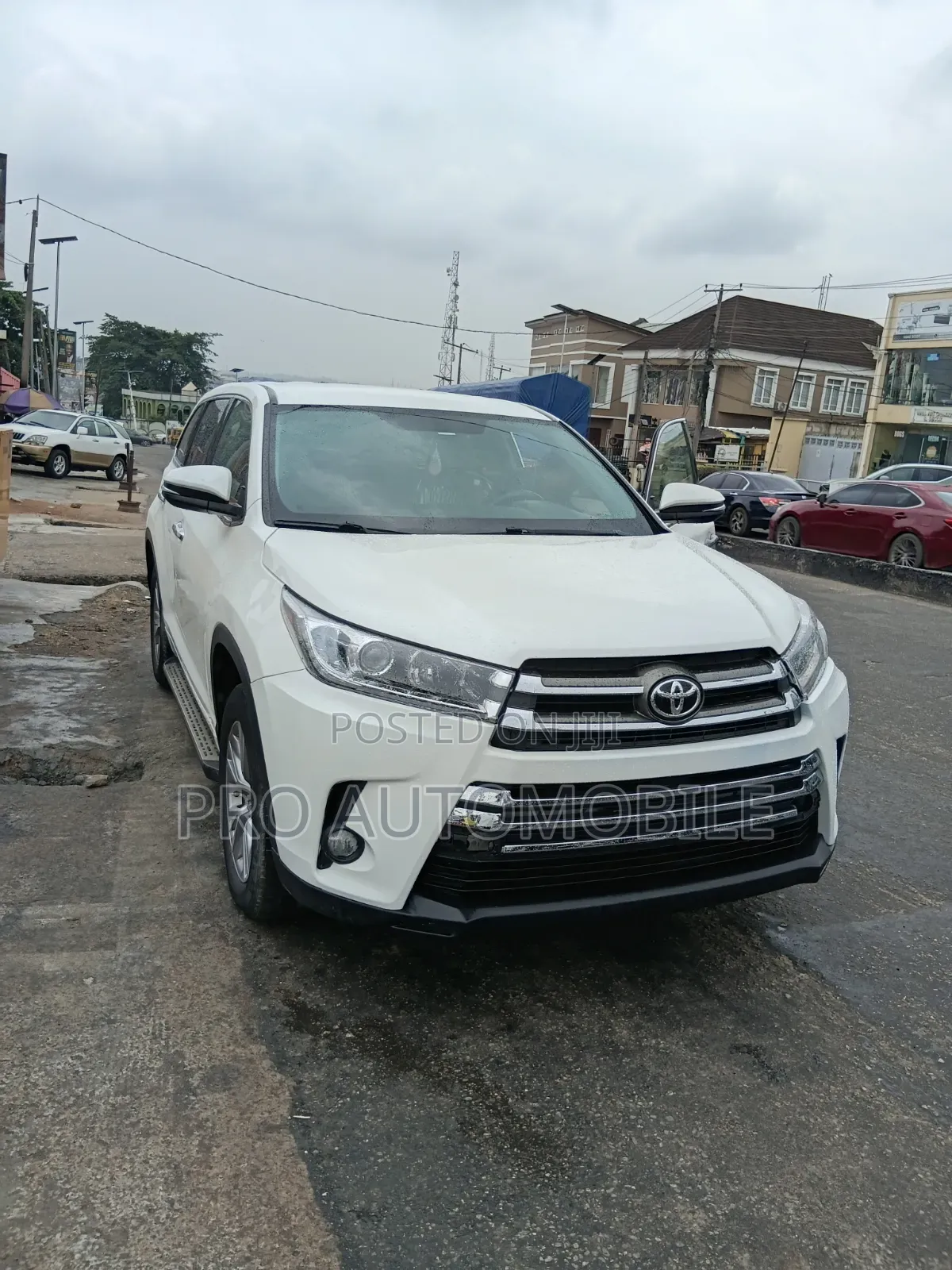 Toyota Highlander LE 4x2 V6 (3.5L 6cyl 8A) 2017 White