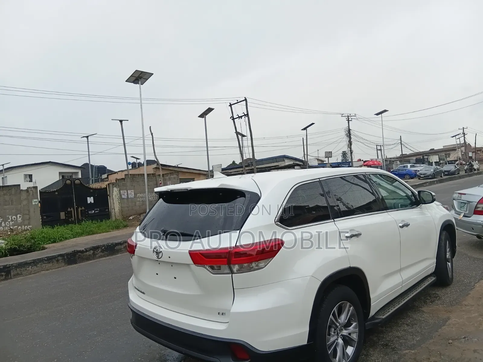 Toyota Highlander LE 4x2 V6 (3.5L 6cyl 8A) 2017 White