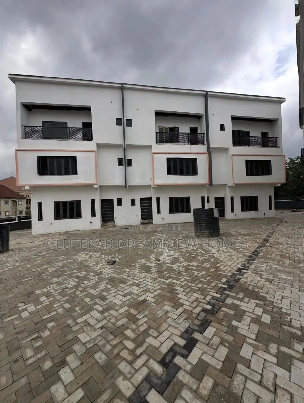 4bdrm Townhouse/Terrace in Kaura for sale