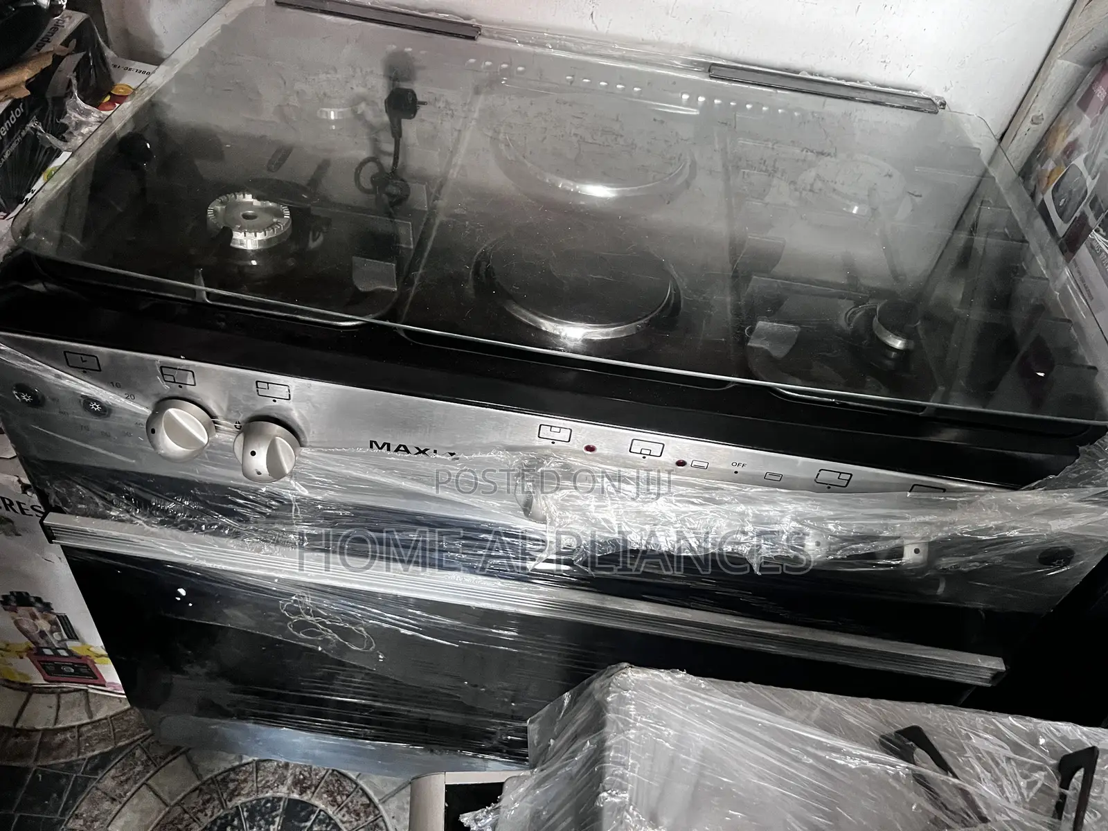 Maxi 4 Burner Gas Cooker With 2 Electric and Large Oven With Warranty