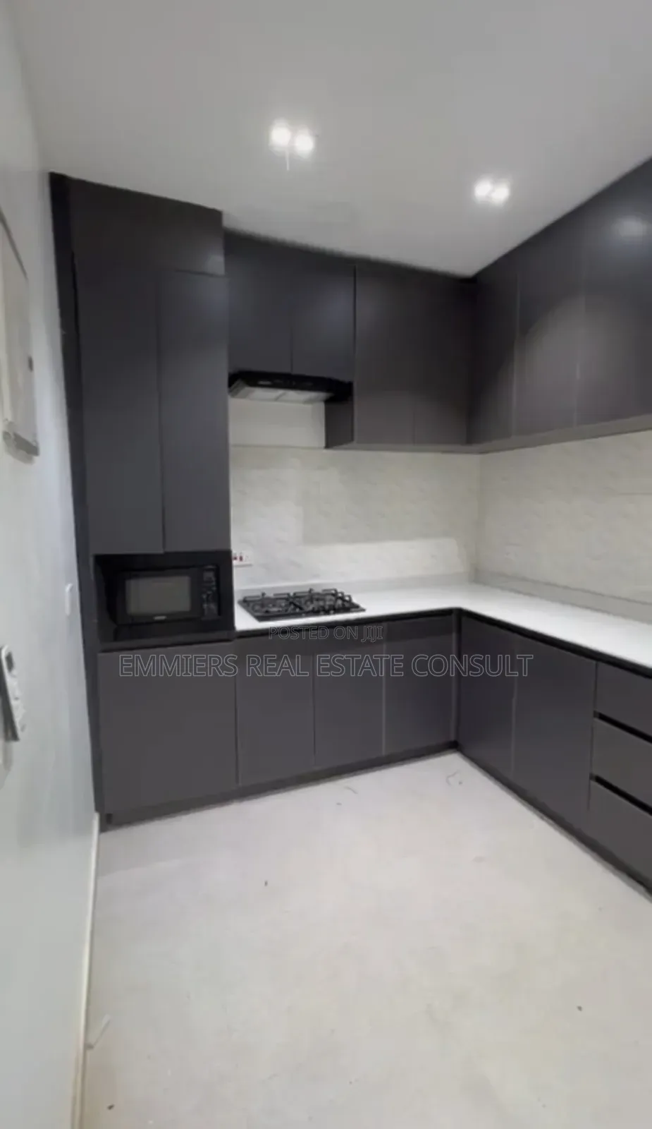 3bdrm Apartment in Ikate for sale