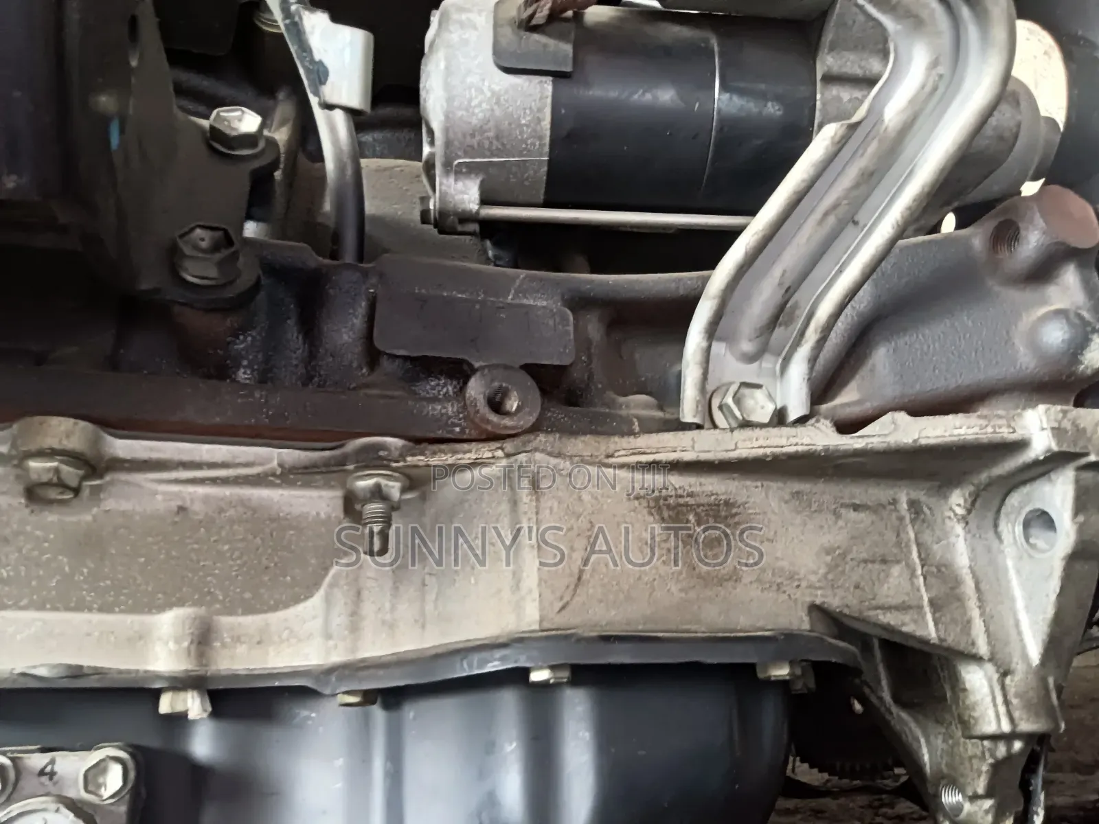 Toyota Hiace Bus 2017 Engine.