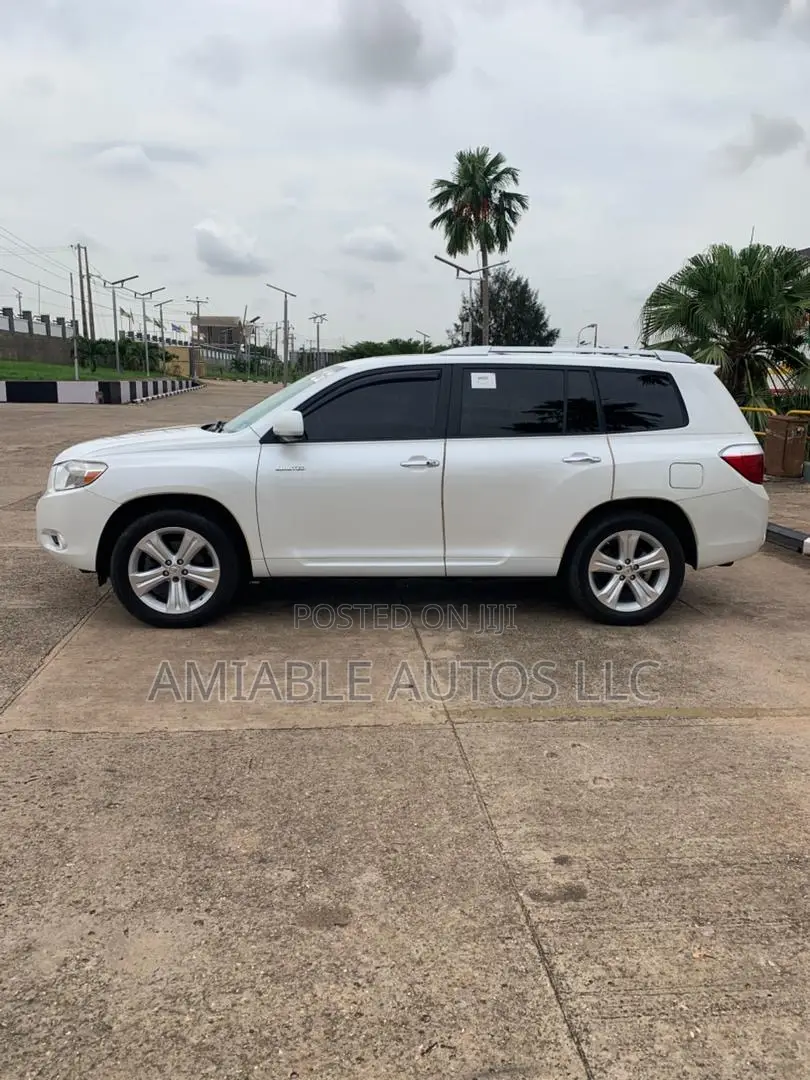 Toyota Highlander Limited 2010 White