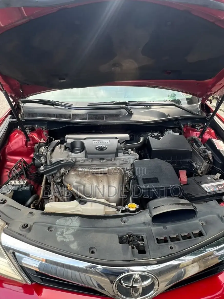 Toyota Camry XLE 4dr Sedan (2.5L 4cyl 6A) 2013 Red