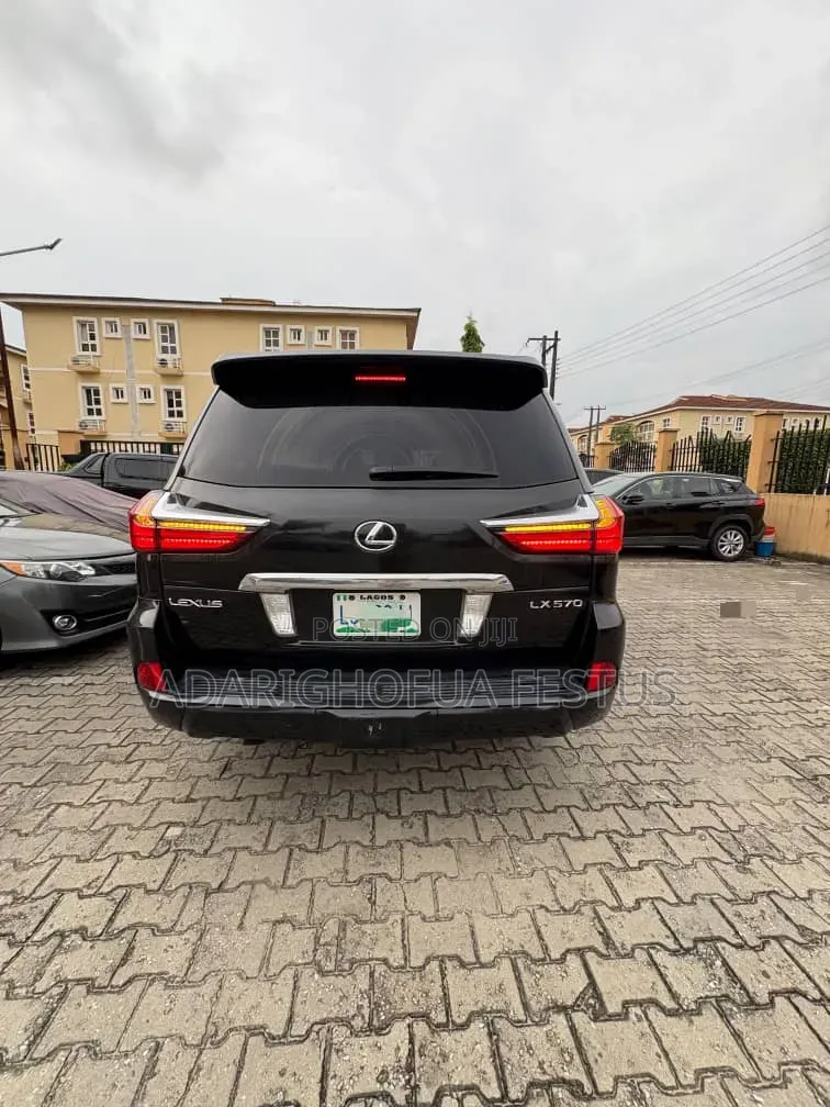 Lexus LX 2018 Black