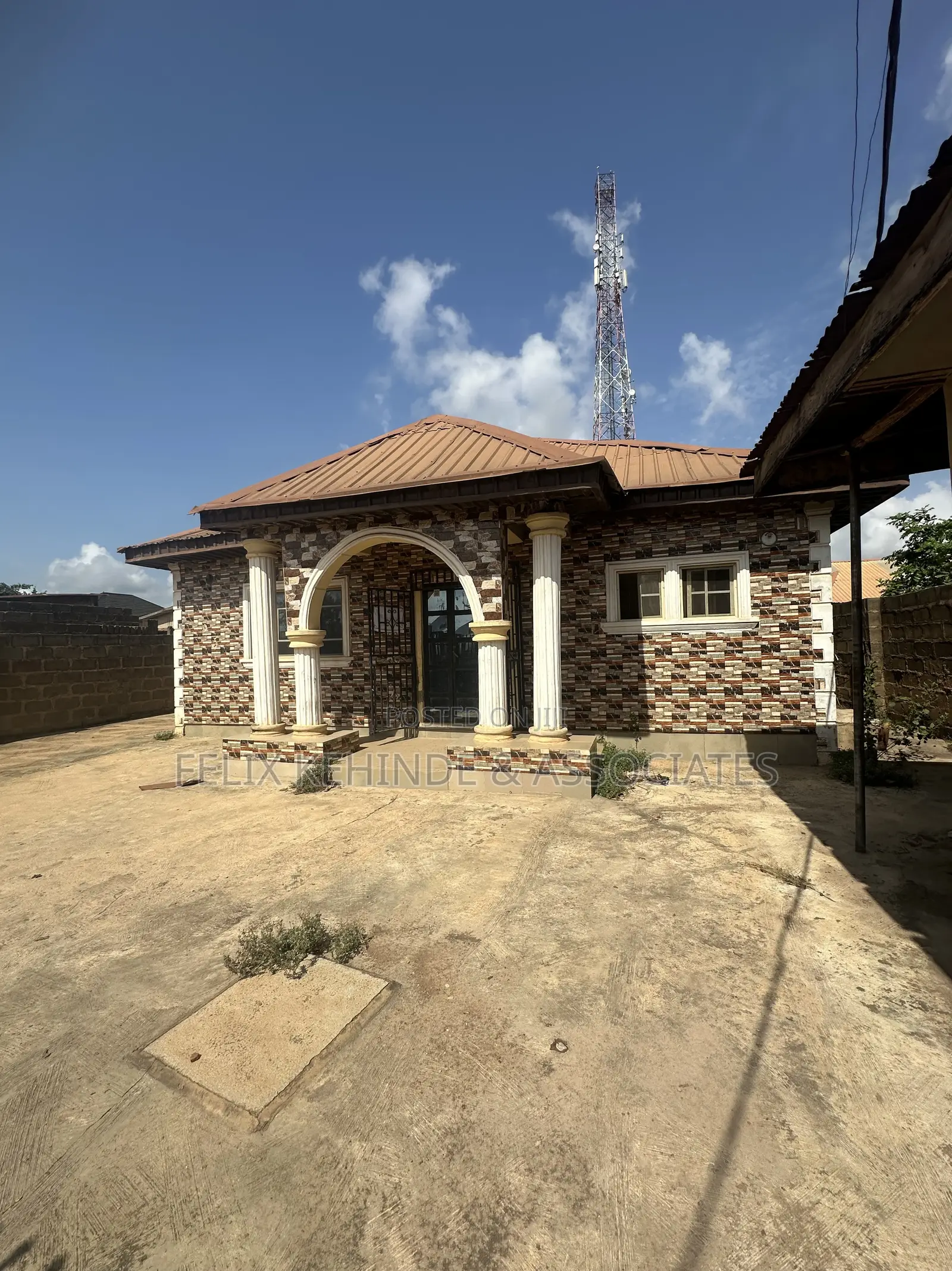 7bdrm Bungalow in Christ Life School , for sale