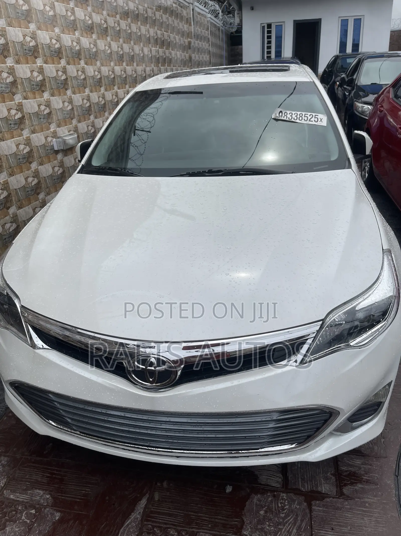 Toyota Avalon Limited 4dr Sedan (3.5L 6cyl 6A) 2015 White