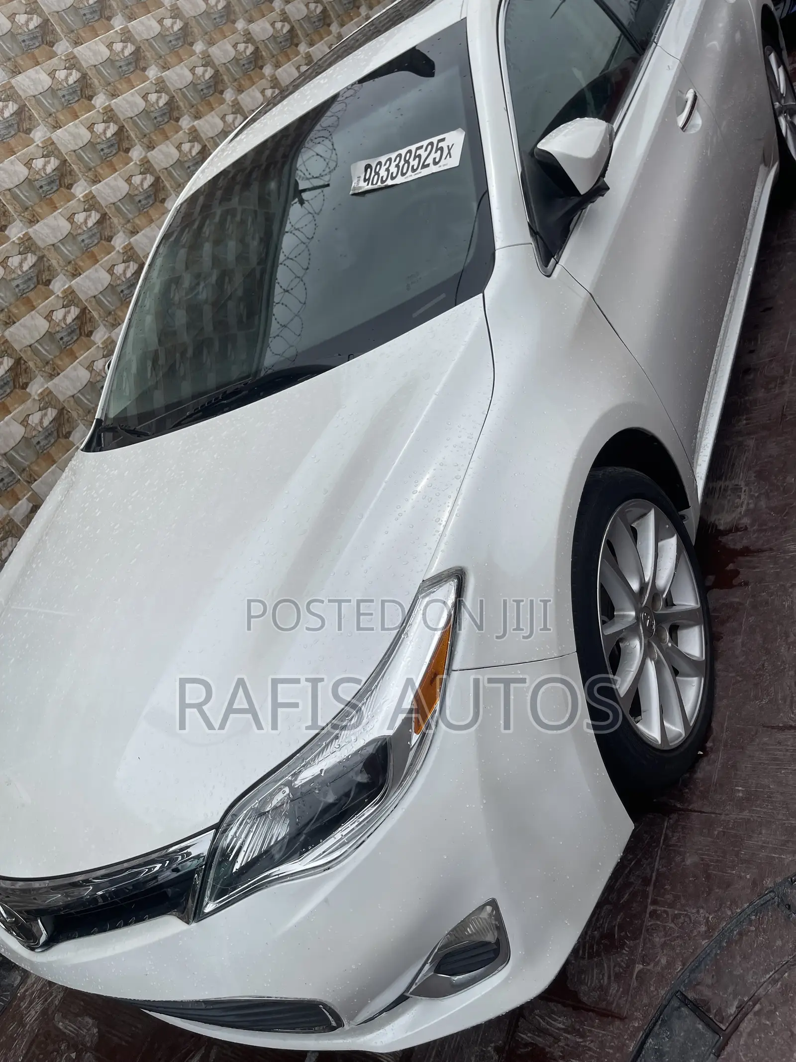 Toyota Avalon Limited 4dr Sedan (3.5L 6cyl 6A) 2015 White