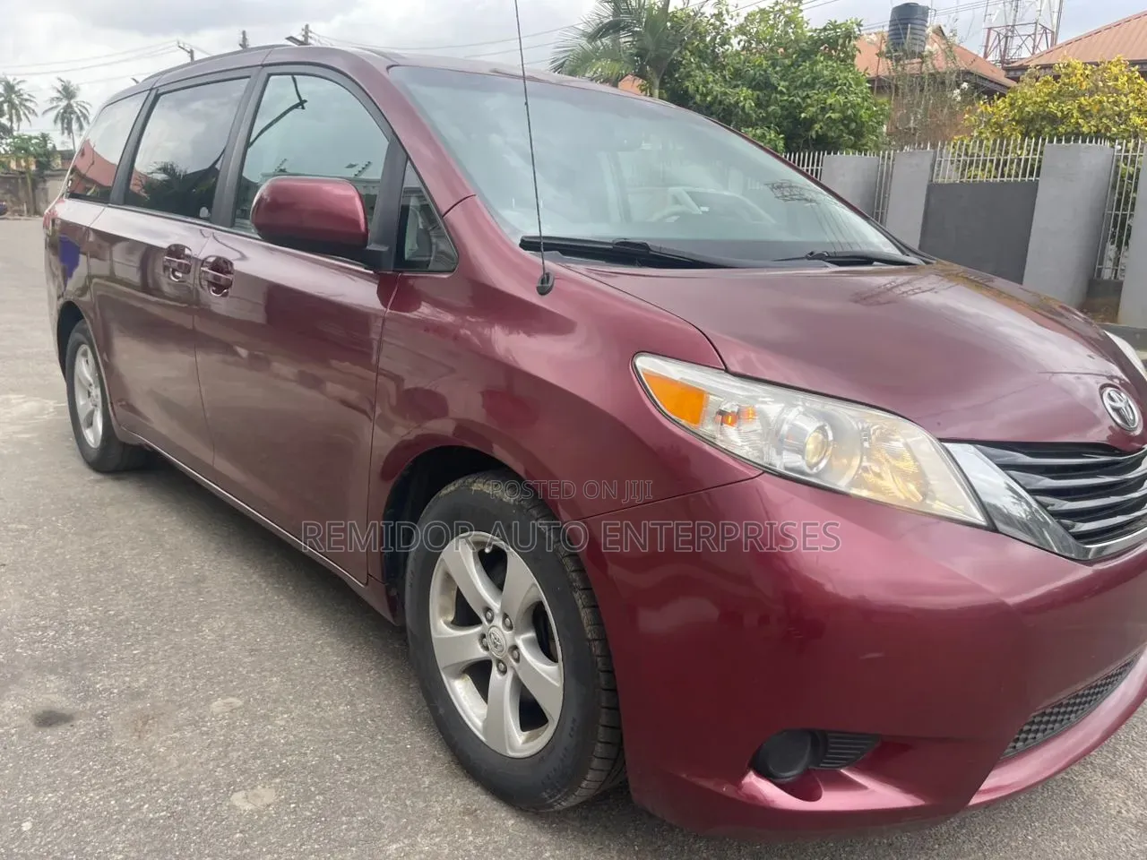 Toyota Sienna XLE 8 Passenger 2011 Red