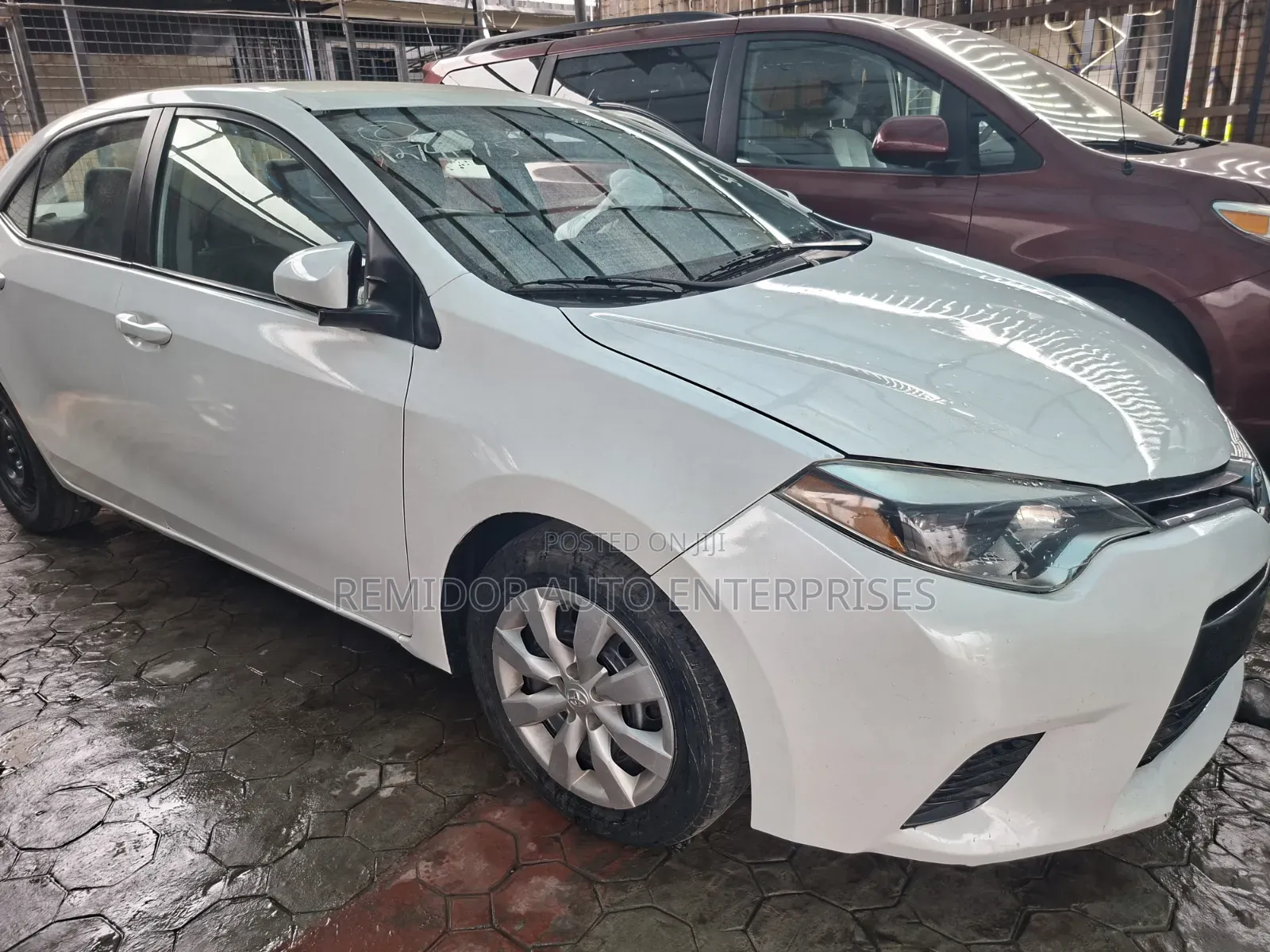 Toyota Corolla LE 4dr Sedan (1.8L 4cyl CVT) 2016 White