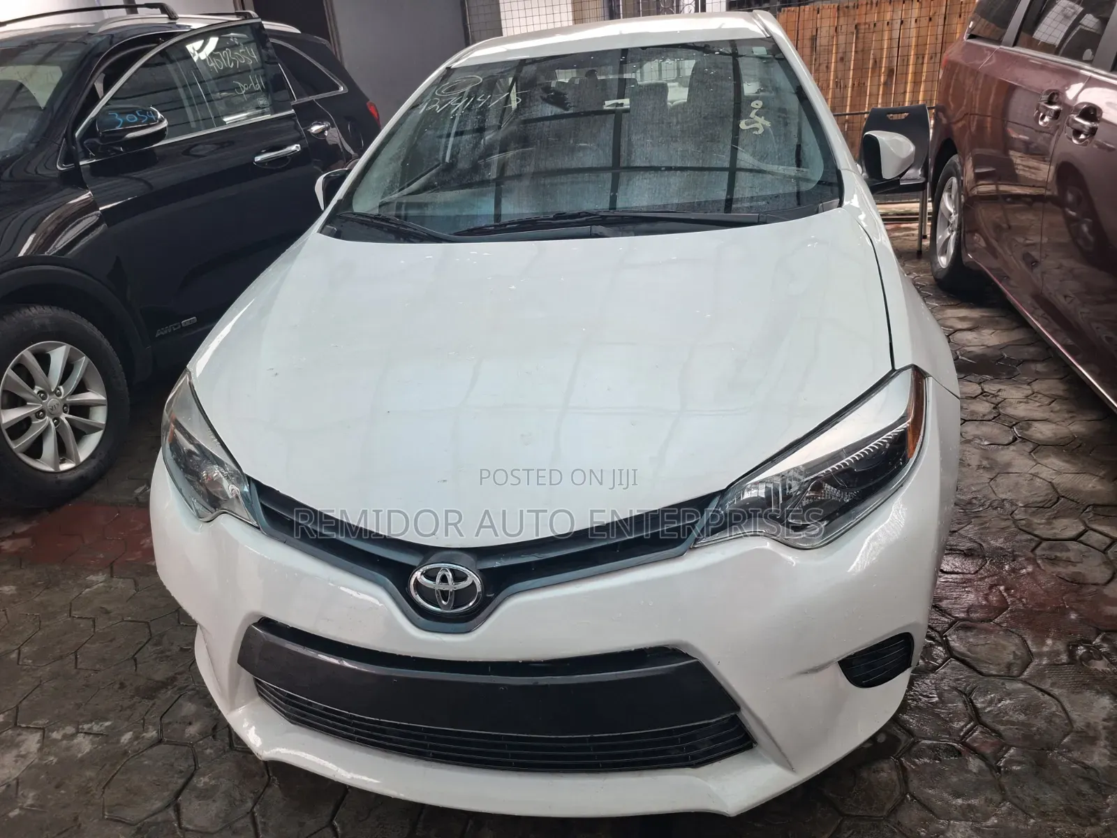 Toyota Corolla LE 4dr Sedan (1.8L 4cyl CVT) 2016 White