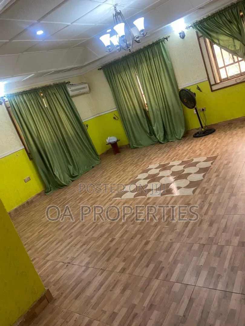 4bdrm Bungalow in Ibadan for sale