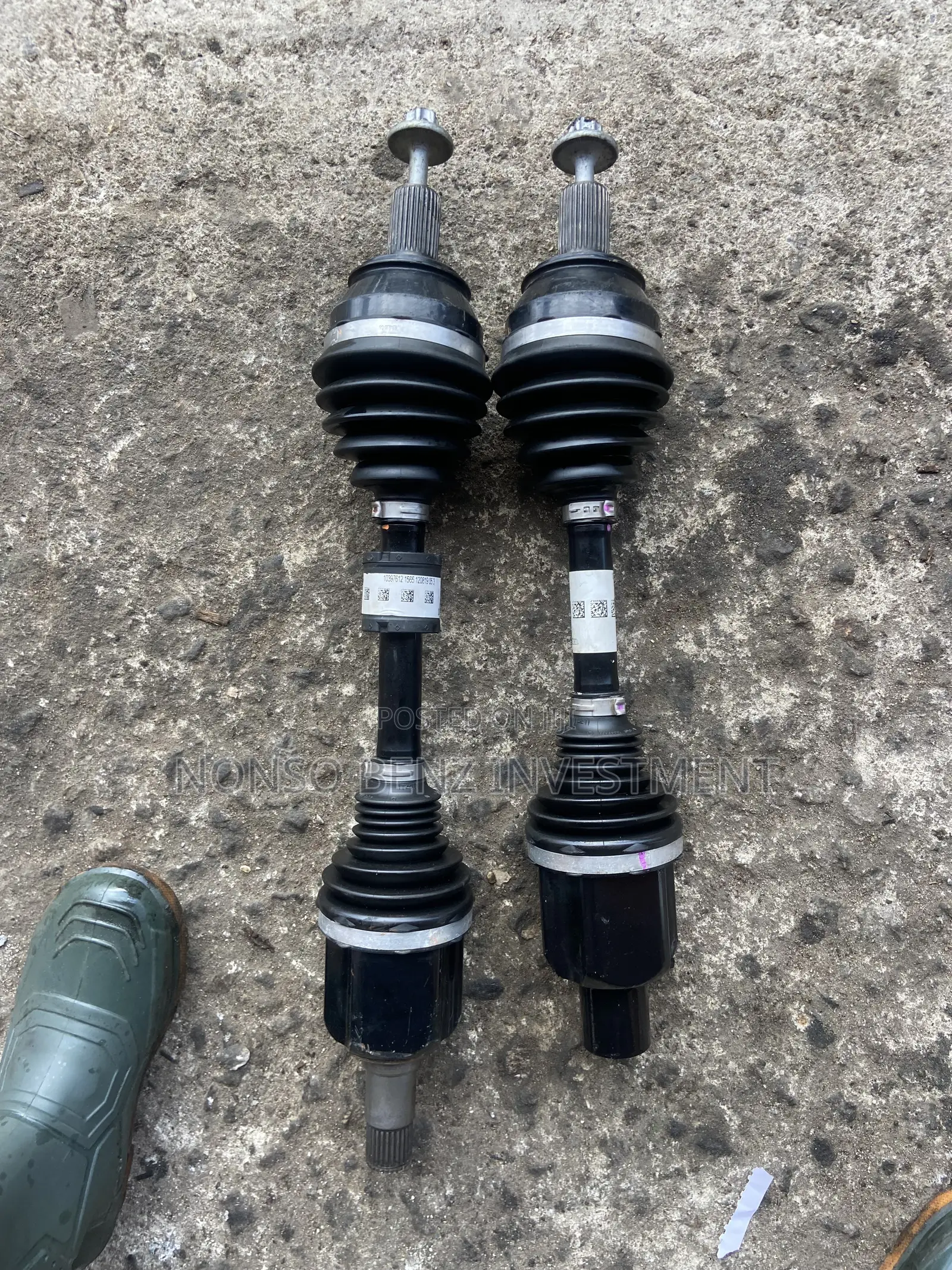 Pair of Front Driving Shafts GLB