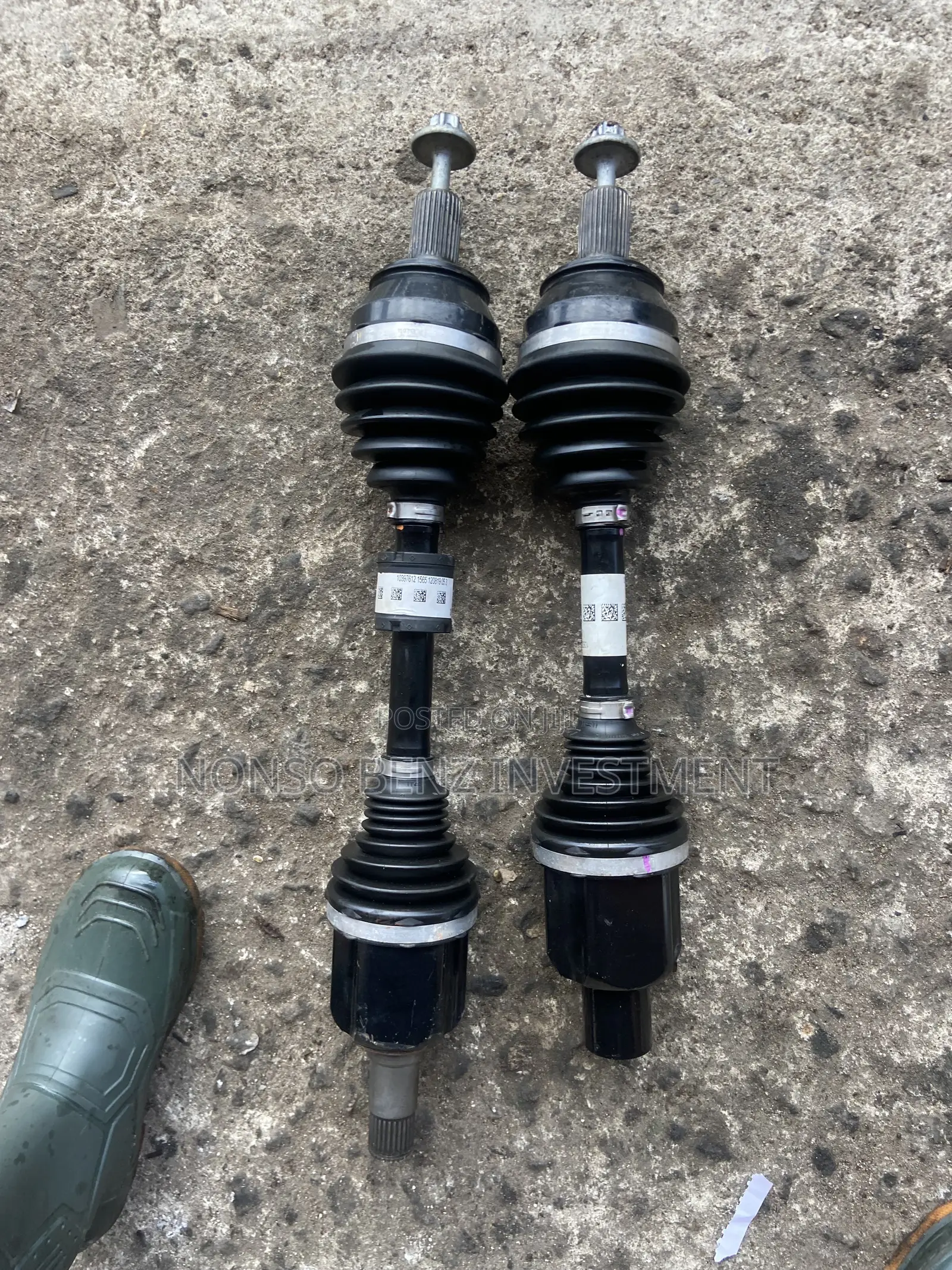 Pair of Front Driving Shafts GLB