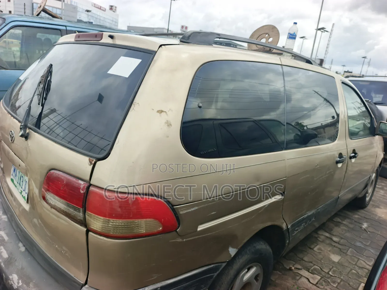 Toyota Sienna 2001 Gold