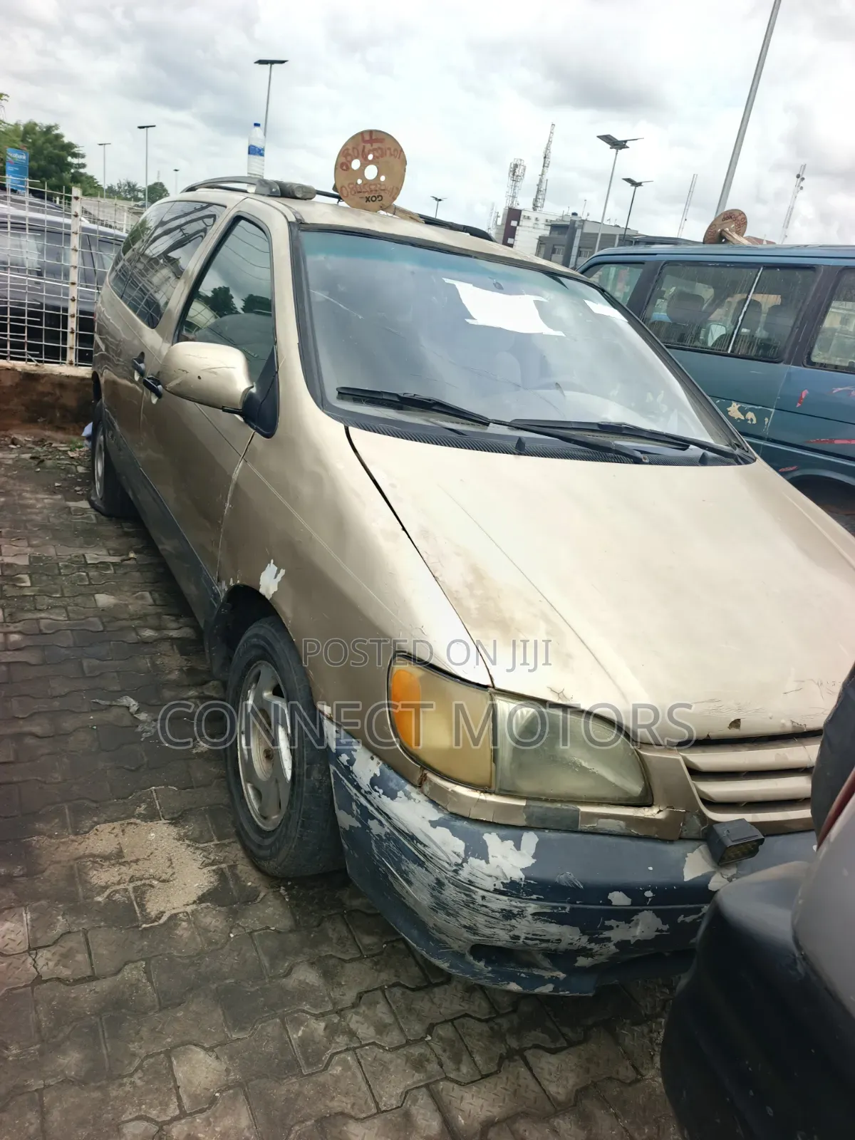 Toyota Sienna 2001 Gold