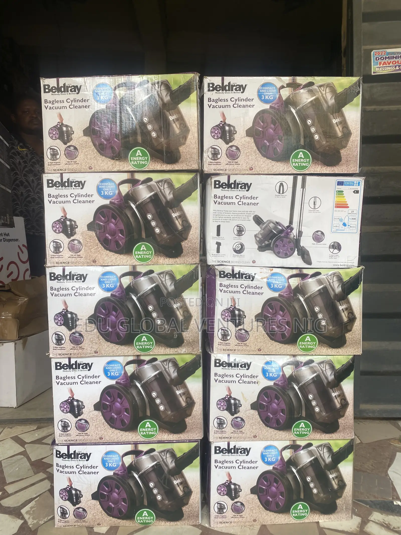 Beldray Bagless Cylinder Vacuum Cleaner. High Suction 700watts.