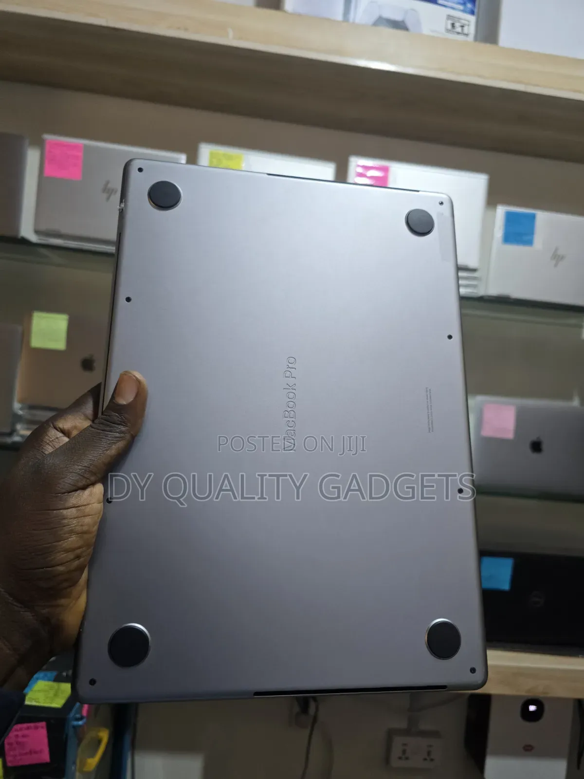 Laptop Apple MacBook Pro 2023 M3 16GB Apple M3 SSD 512GB