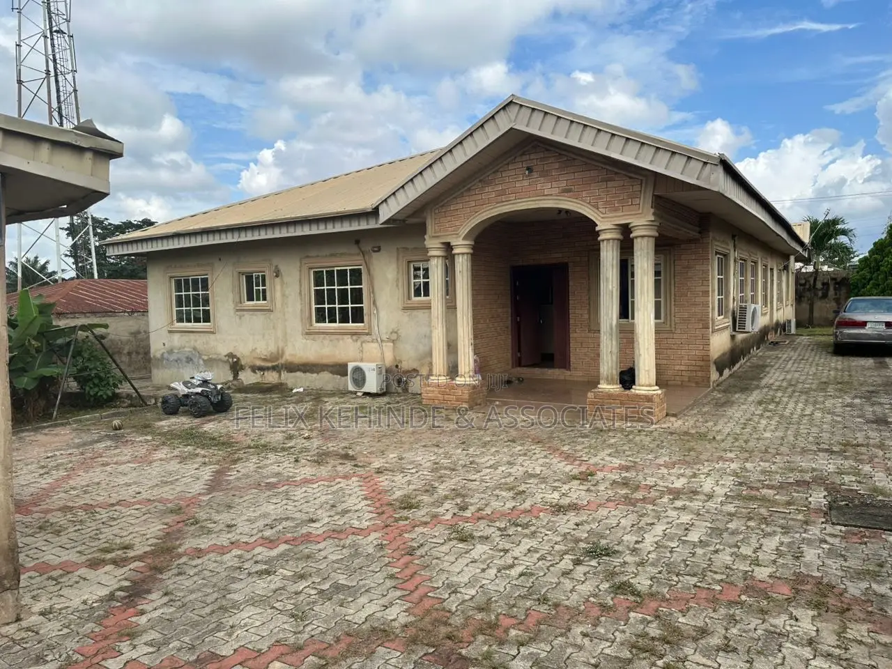 4bdrm Bungalow in Aderibigbe Close, Idishin for sale