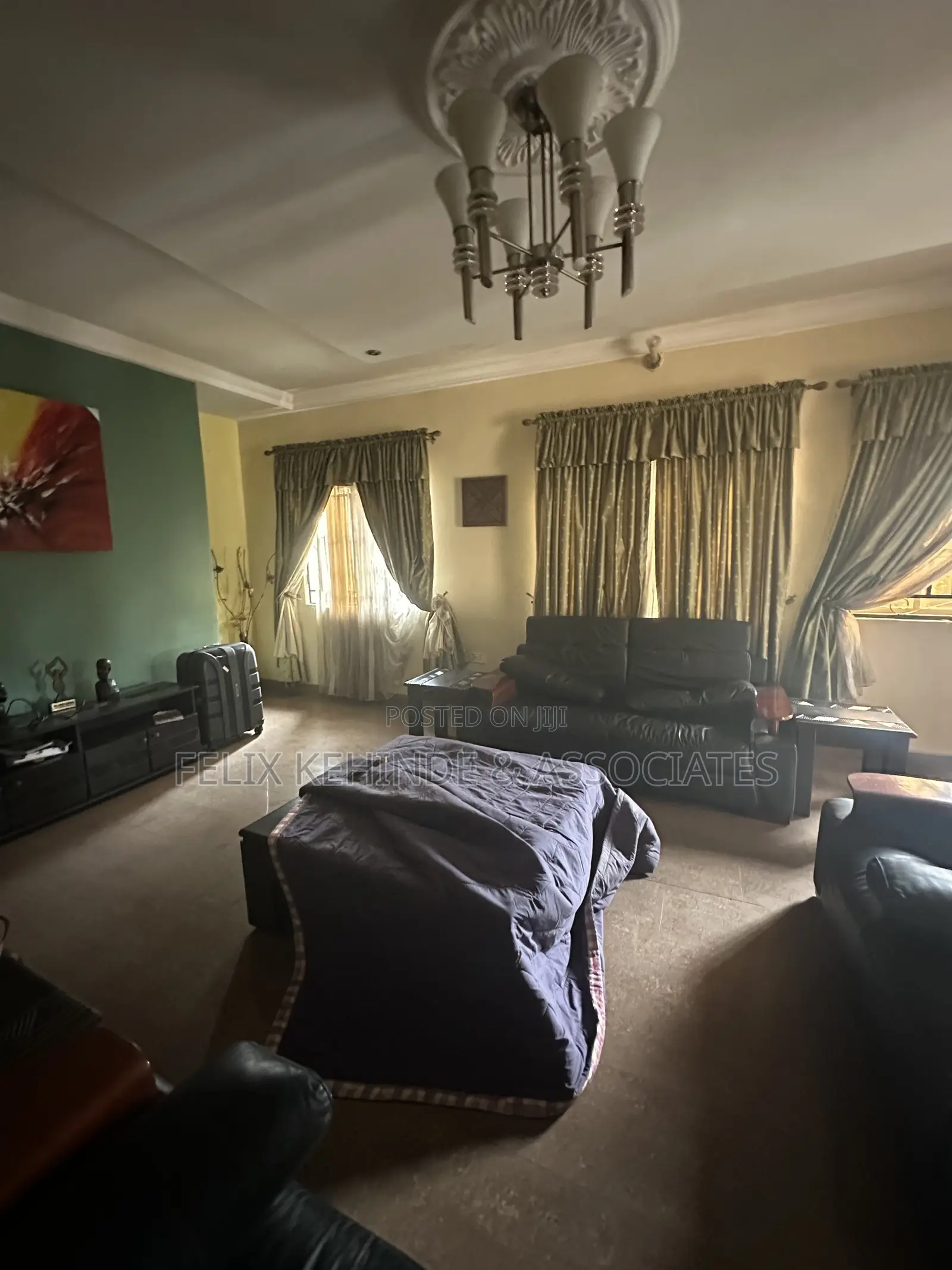 4bdrm Bungalow in Aderibigbe Close, Idishin for sale