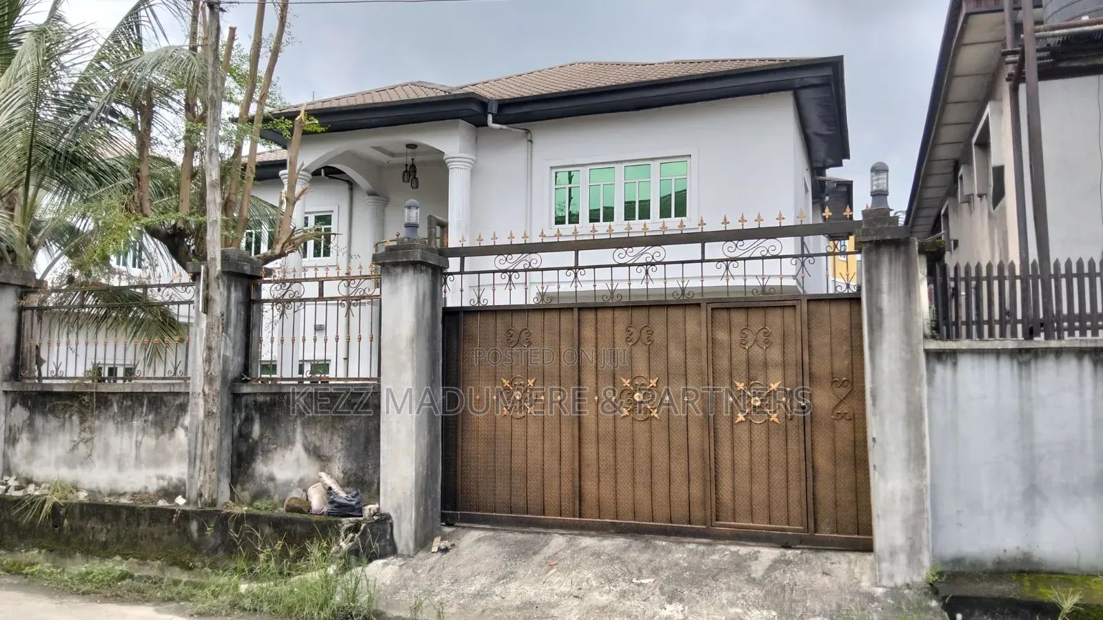 8bdrm Duplex in Stadium Road ,  Port, Elekahia for sale