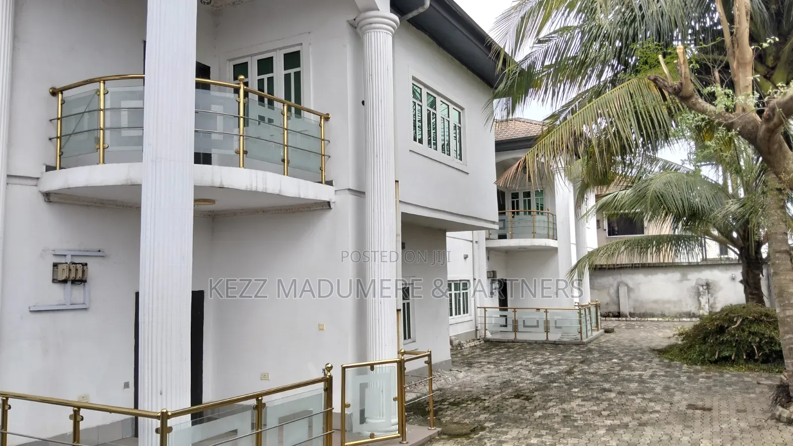 8bdrm Duplex in Stadium Road ,  Port, Elekahia for sale