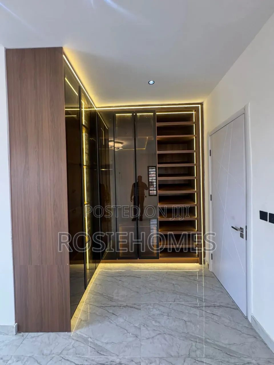 5bdrm Duplex in Garden Estate, Chevron for sale