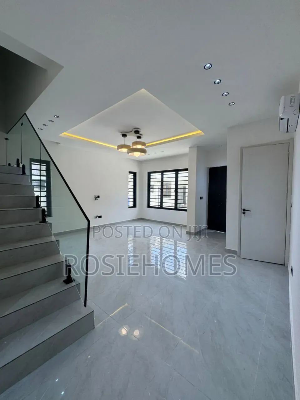 5bdrm Duplex in Garden Estate, Chevron for sale