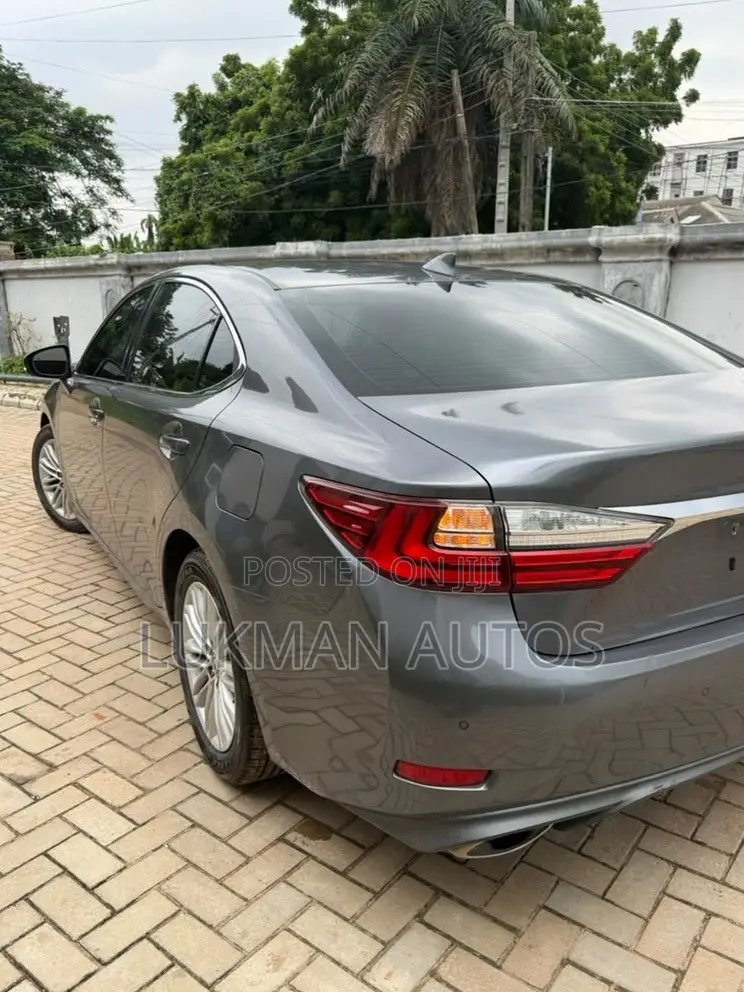 Lexus ES 350 FWD 2016 Gray