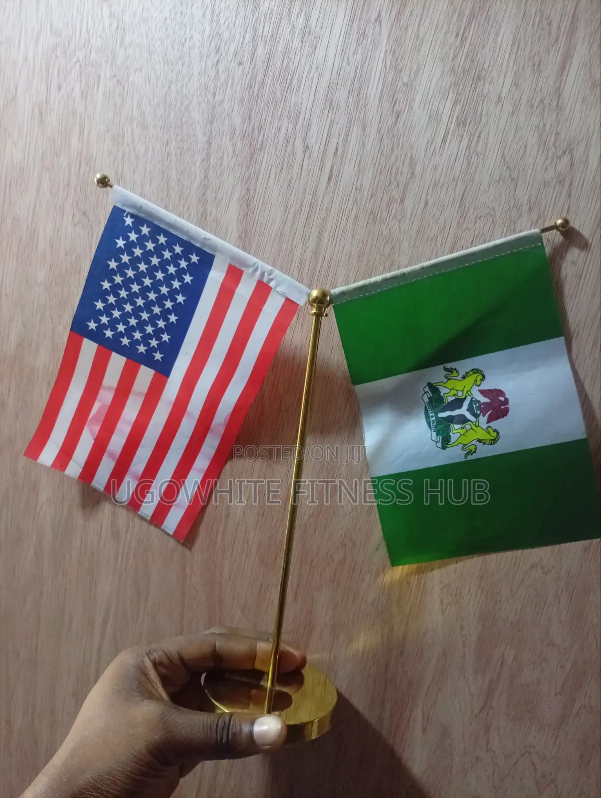All Country Flag Desktop Set Features a Standard United States Flag