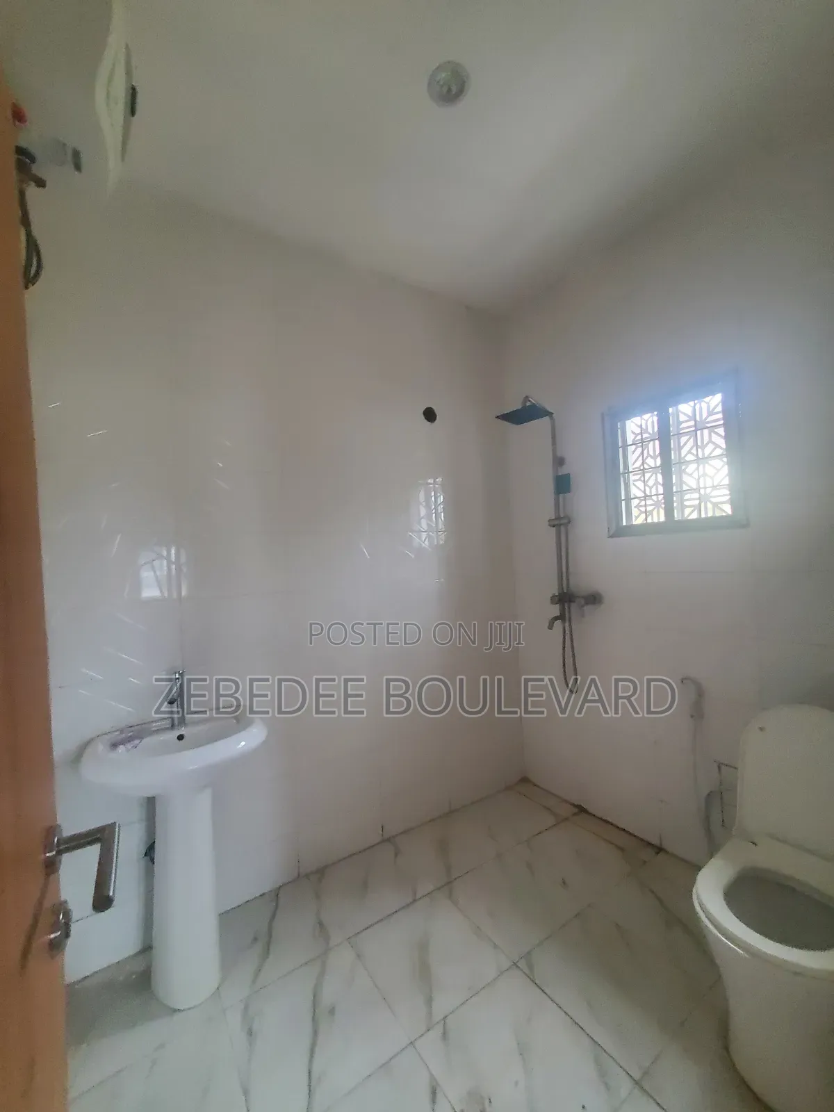 3bdrm Block of Flats in Durumi for rent