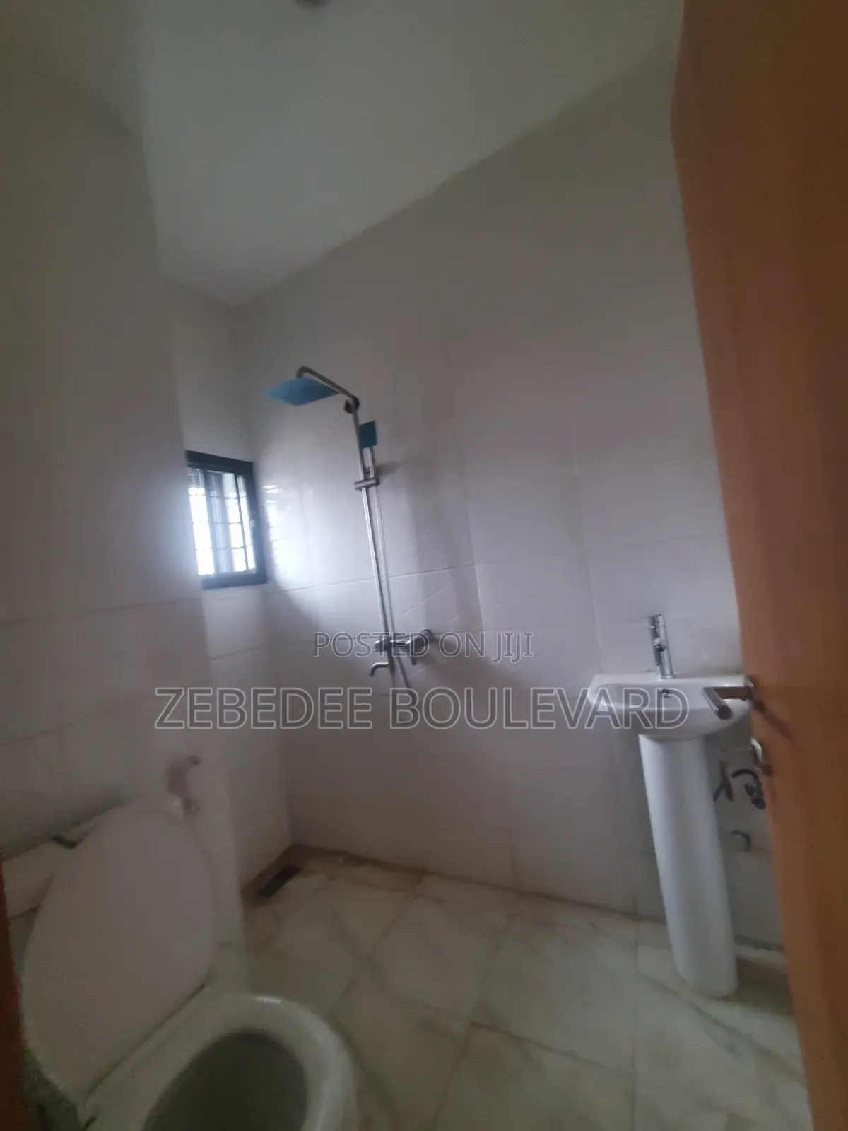 3bdrm Block of Flats in Durumi for rent