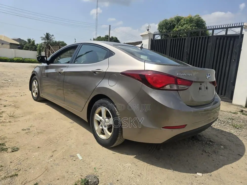 Hyundai Elantra 2014 Gold