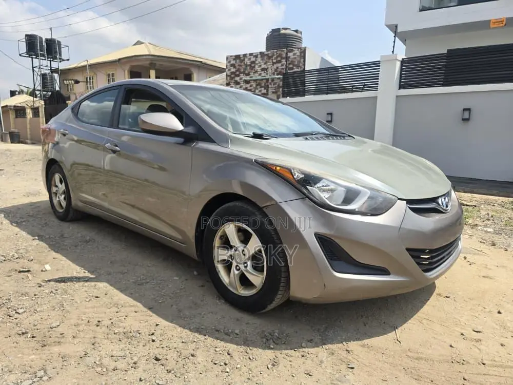 Hyundai Elantra 2014 Gold