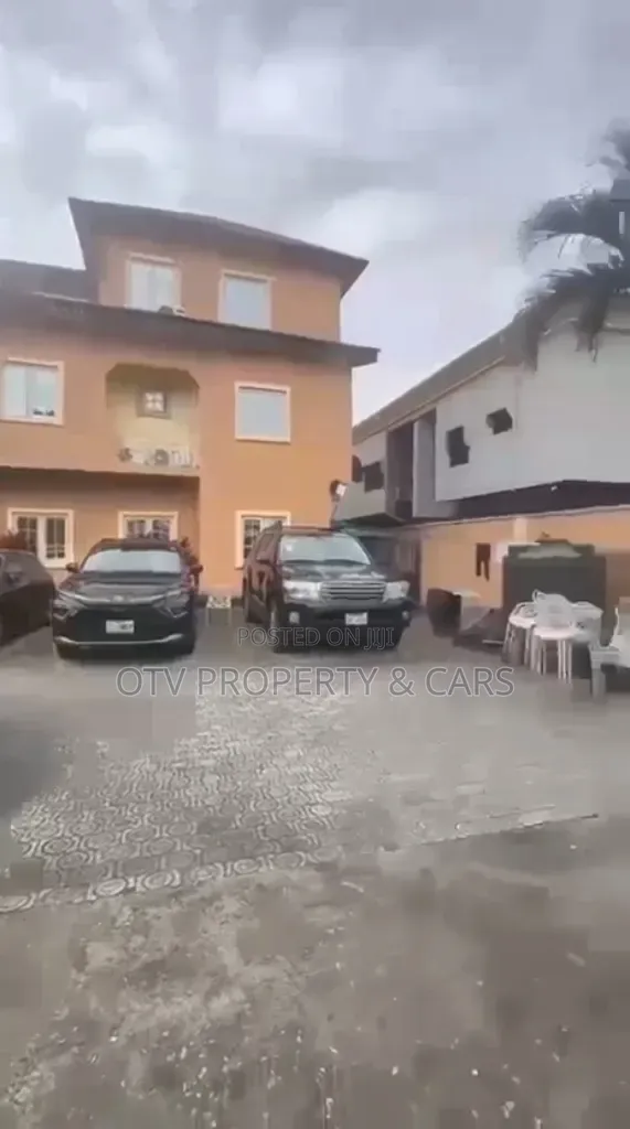 5bdrm Duplex in Lekki Phase 1 for sale