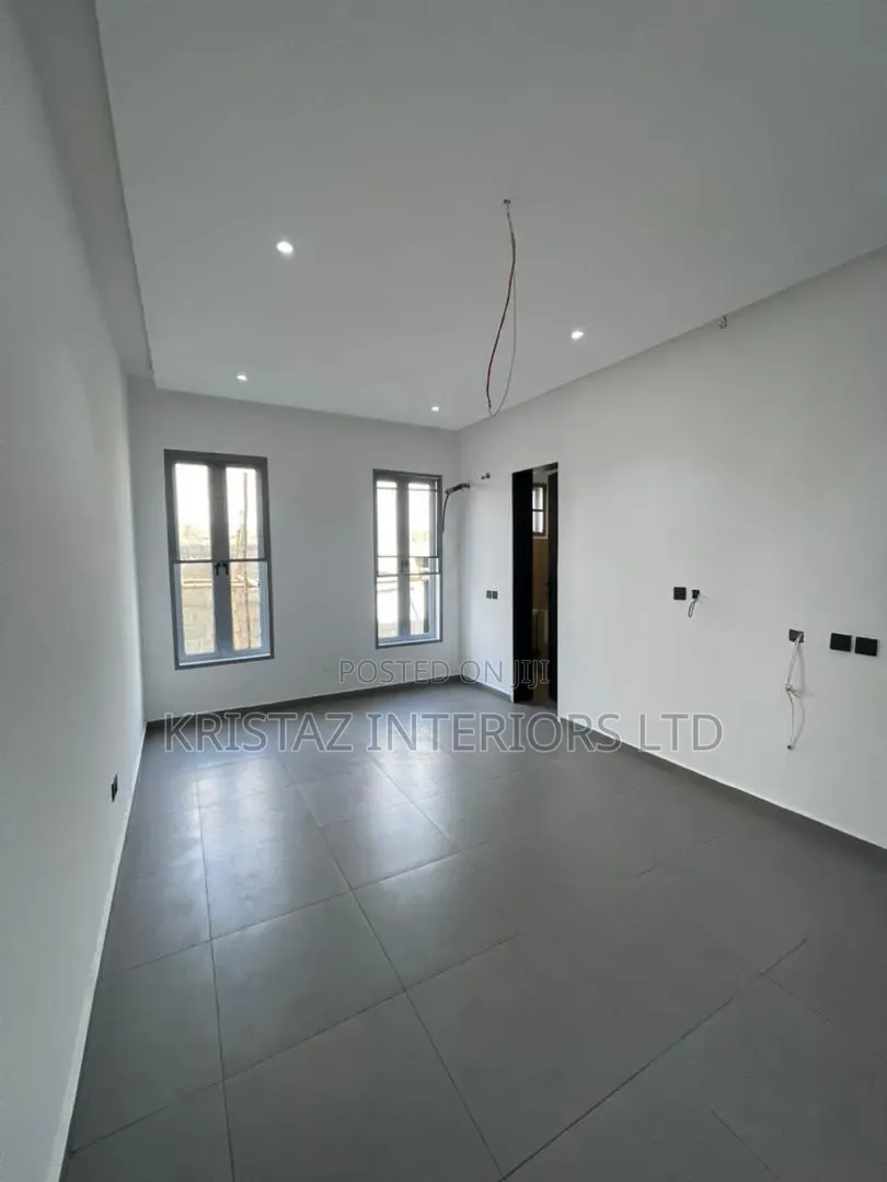 4bdrm Townhouse/Terrace in Lekki Phase 1 for sale