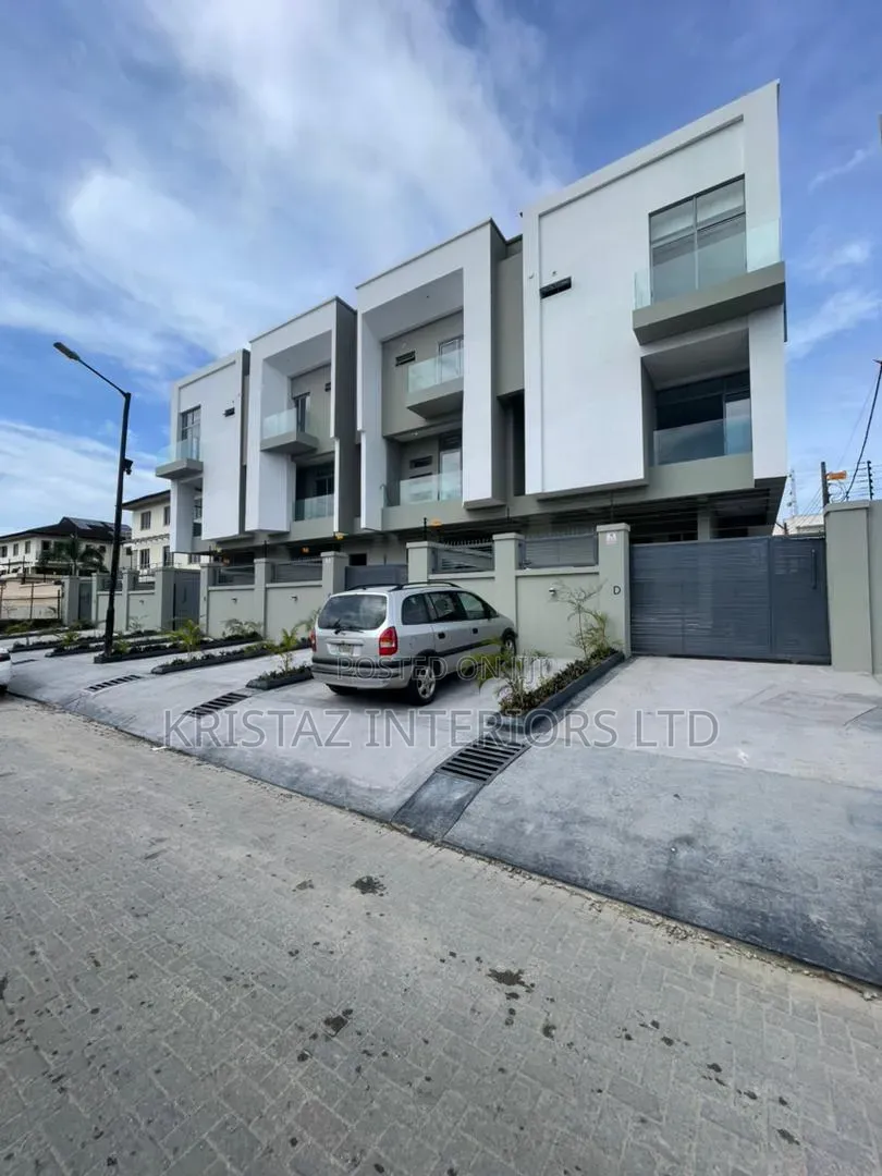 4bdrm Townhouse/Terrace in Lekki Phase 1 for sale