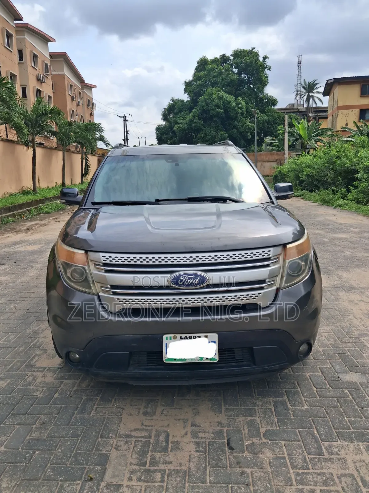 Ford Explorer XLT 4dr 4x4 (3.5L 6cyl 6A) 2013 Gray