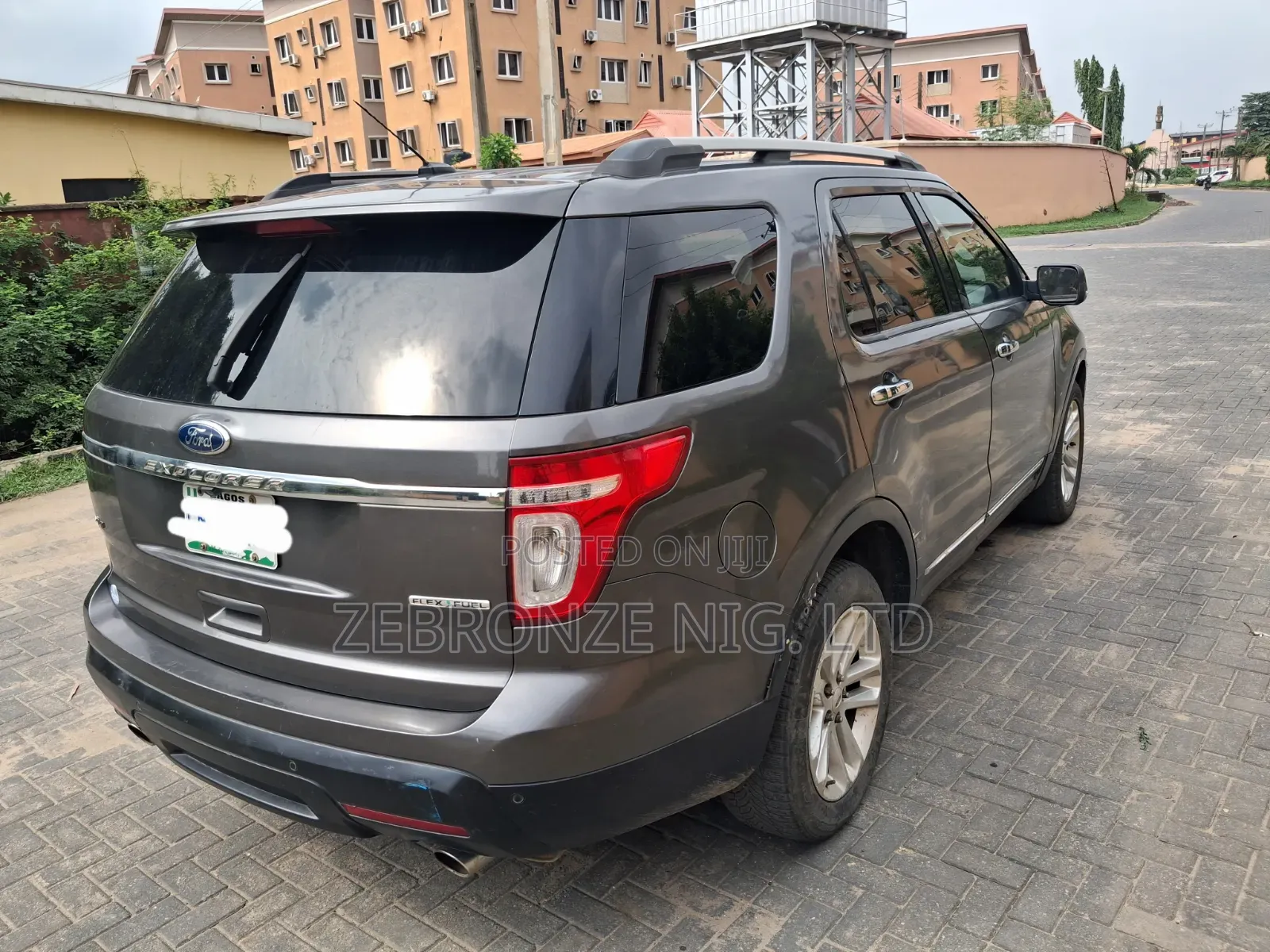 Ford Explorer XLT 4dr 4x4 (3.5L 6cyl 6A) 2013 Gray