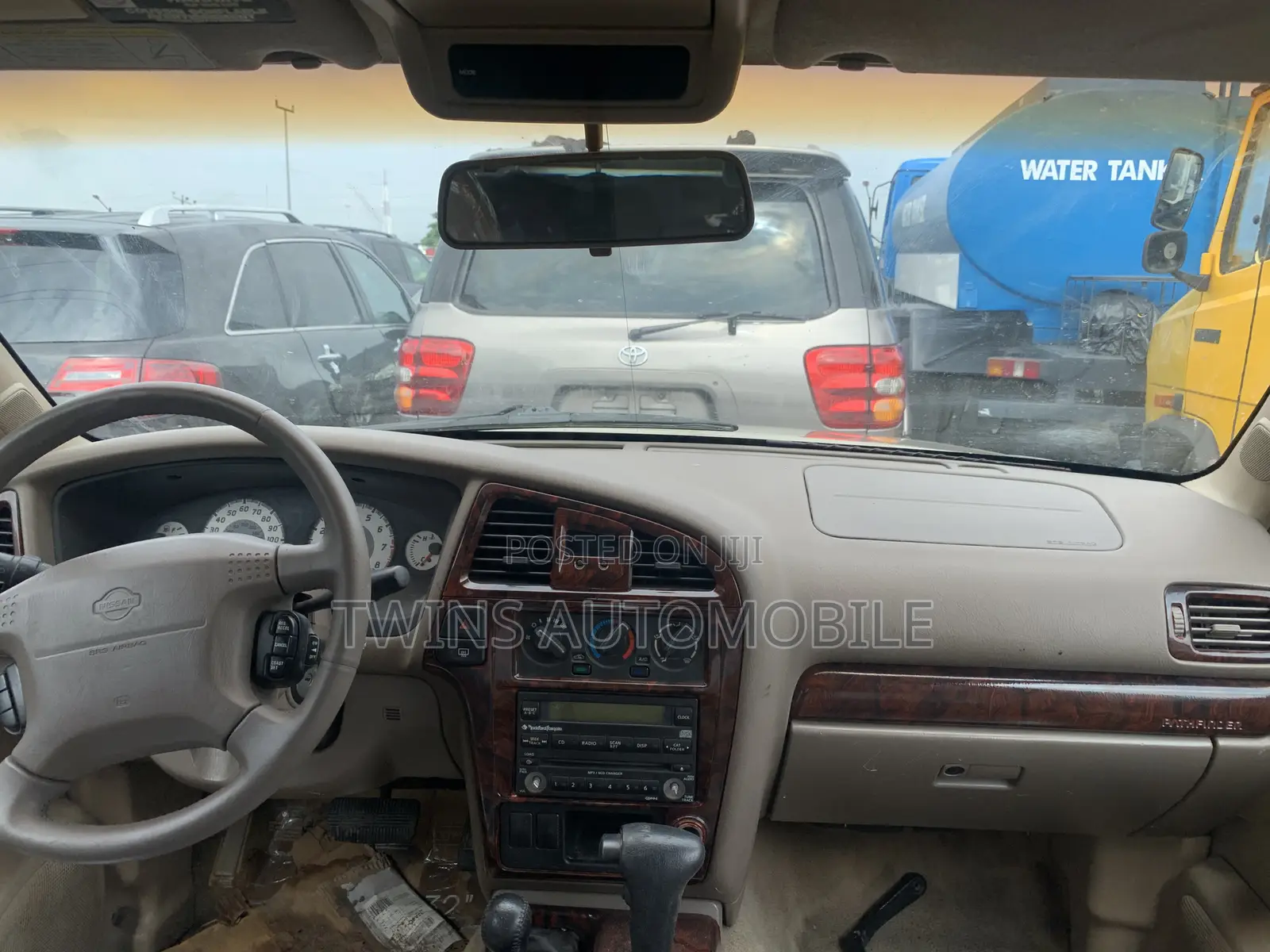 Nissan Pathfinder SE AWD SUV (3.5L 6cyl 4A) 2002 Gold