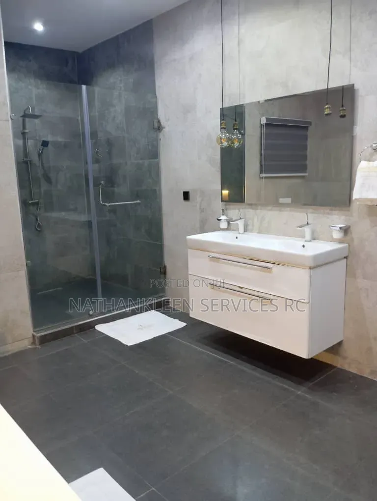 Bach Pad Two Bedroom Luxury Apartment