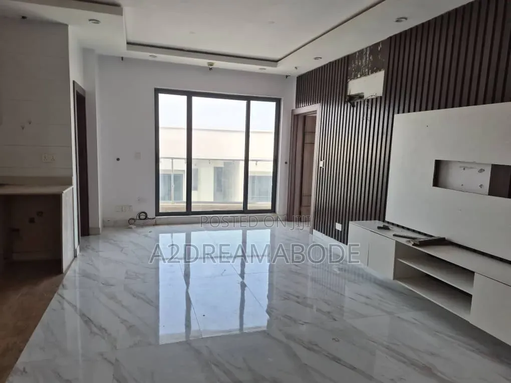 2bdrm Apartment in Lekki Phase 1 for rent